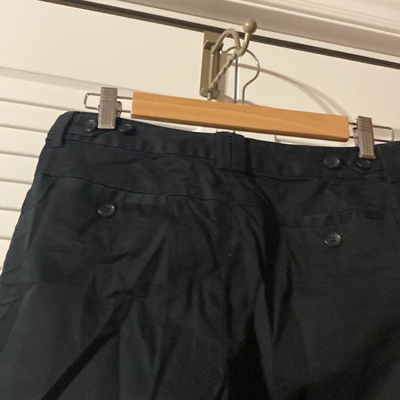 UC Banana Republic black cuffed burmuda shorts - Picture 3 of 11